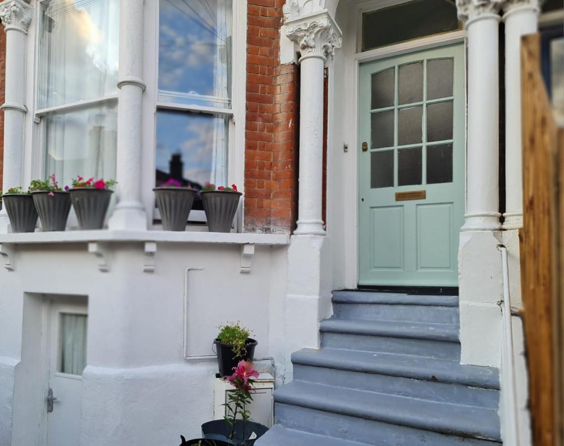 3-Bed House In London Self-Contained In Ladywell Villa Exterior photo