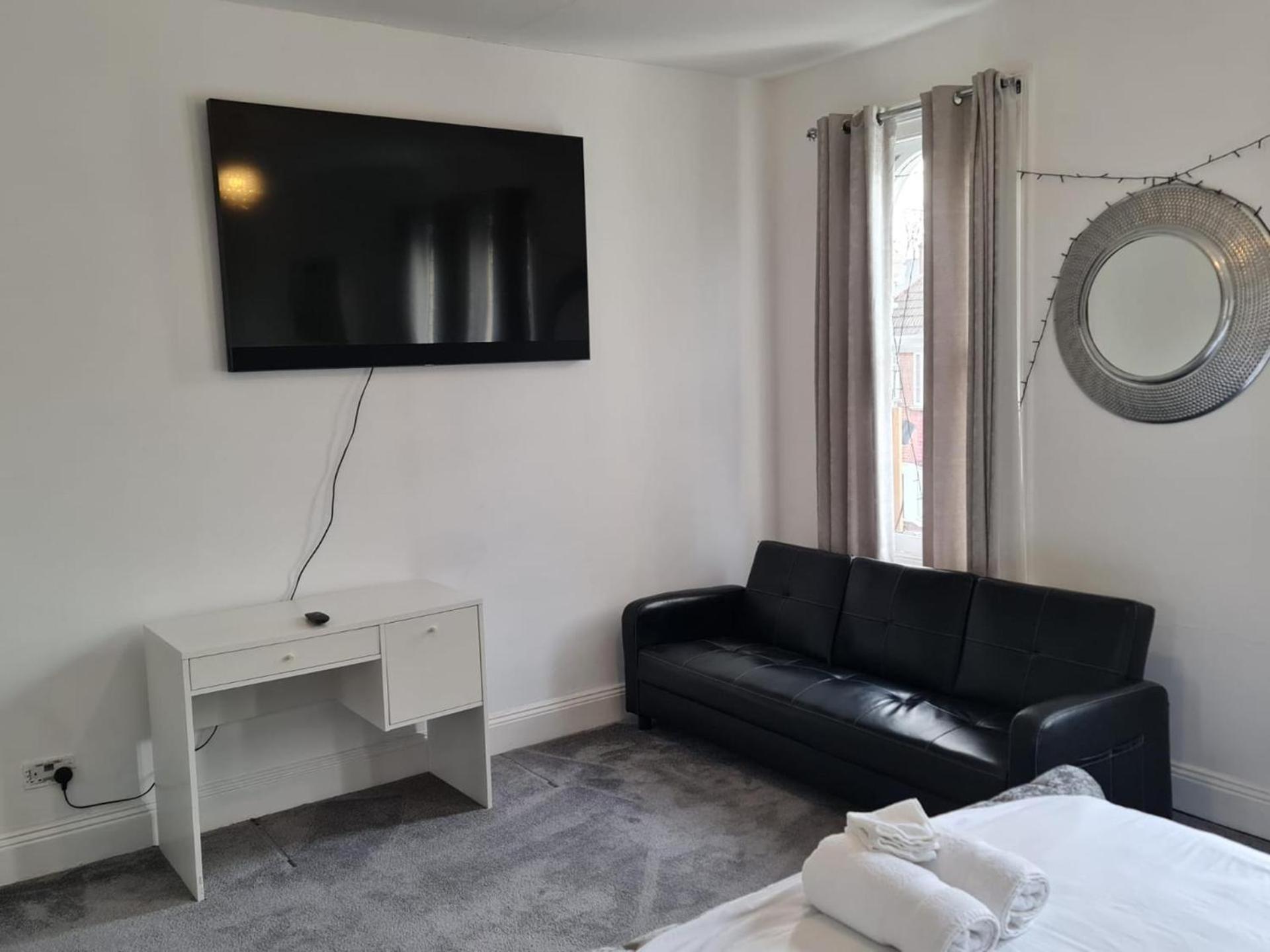 3-Bed House In London Self-Contained In Ladywell Villa Exterior photo