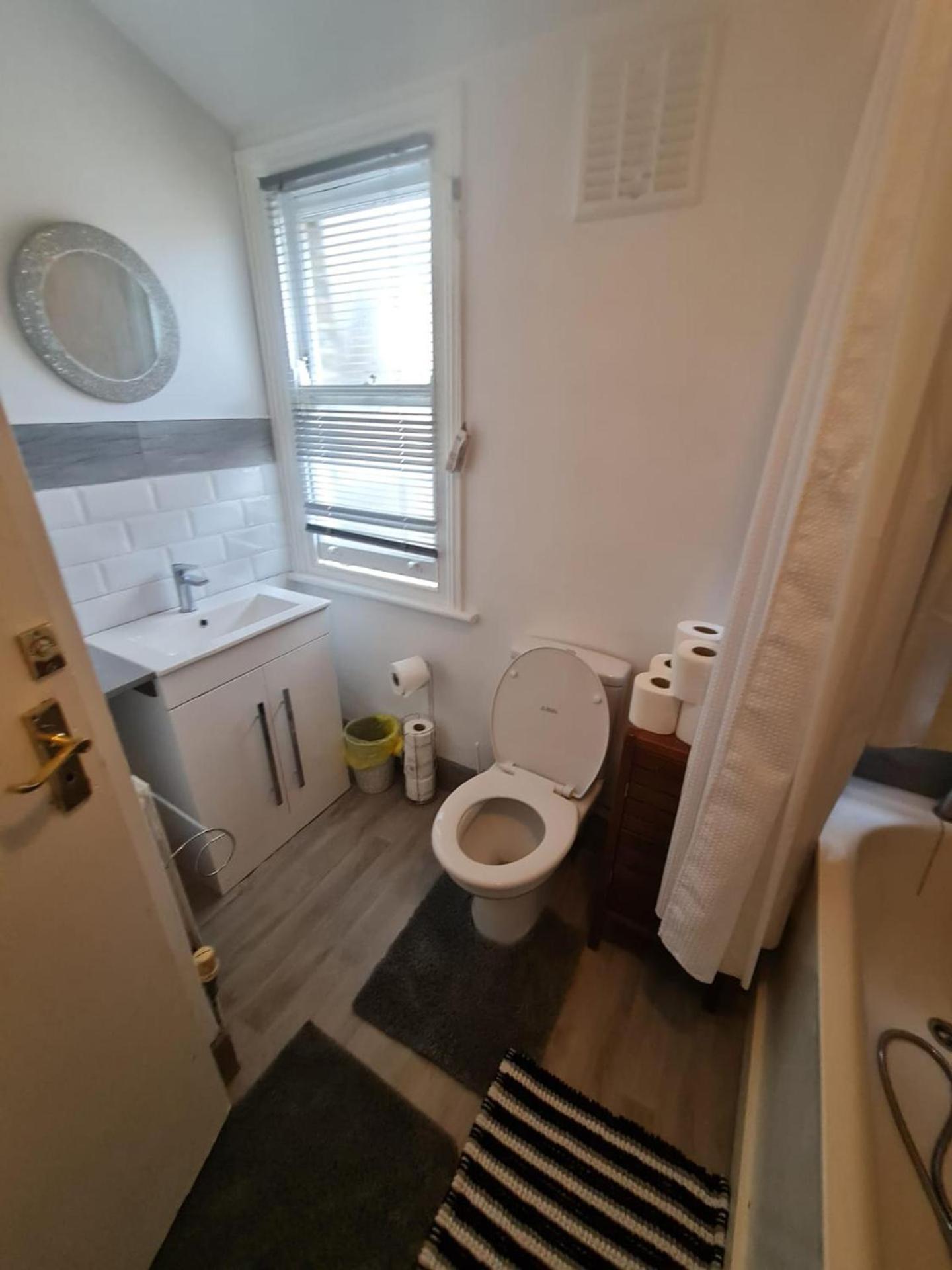 3-Bed House In London Self-Contained In Ladywell Villa Exterior photo