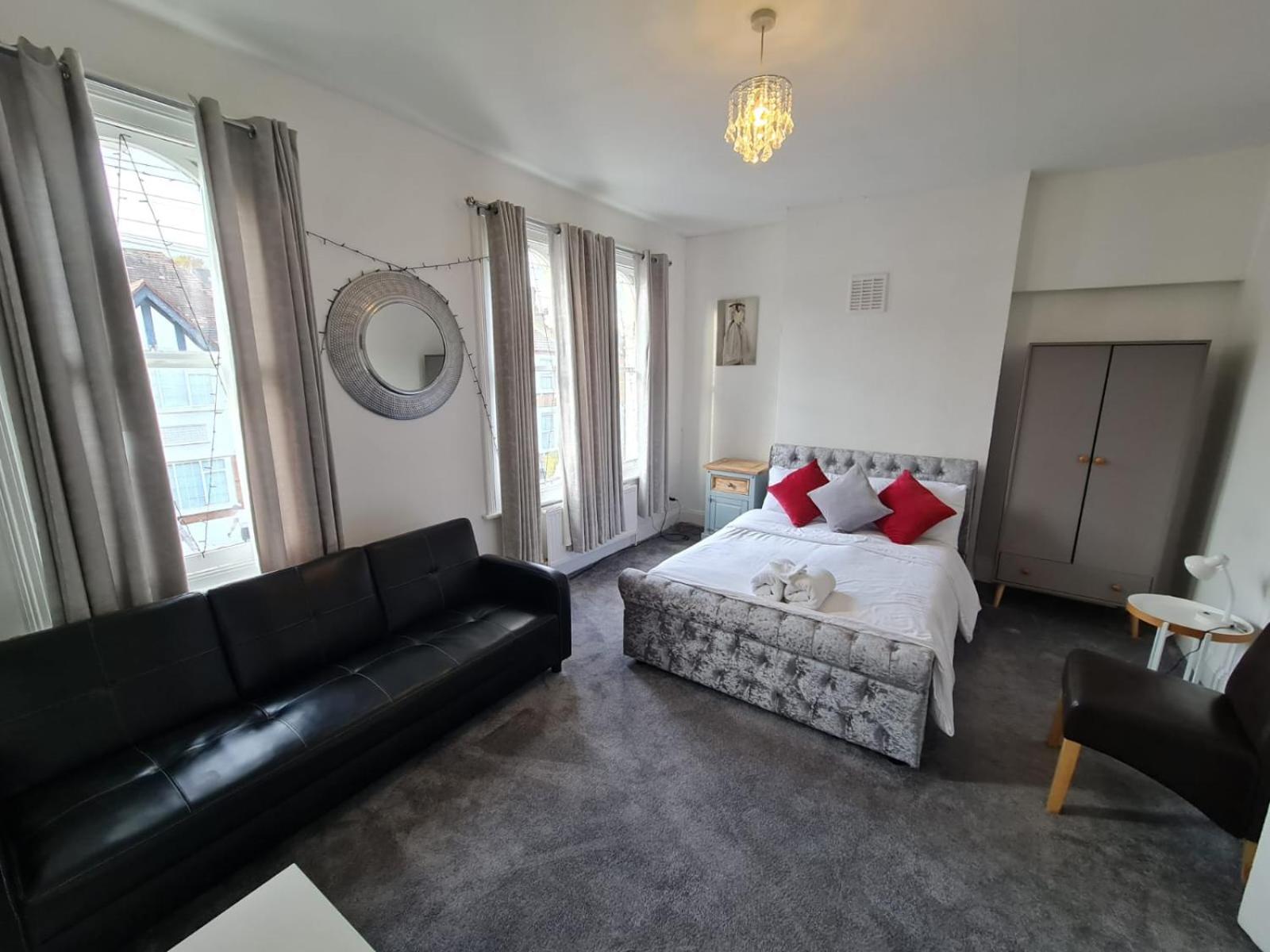 3-Bed House In London Self-Contained In Ladywell Villa Exterior photo